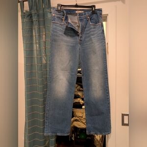 Levi's Ribcage Straight Ankle Jeans Women's Size 31 - Medium Wash